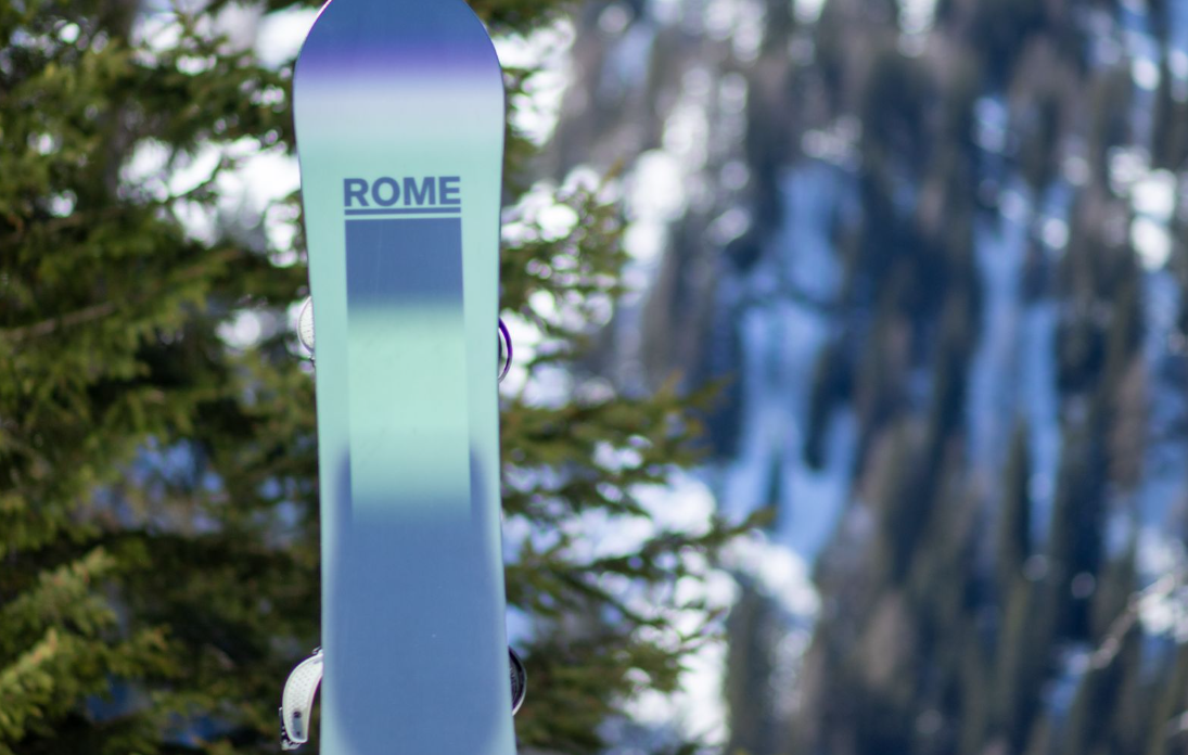 Rome Women's RavineSnowboardspecialist van Sideways aan het woord