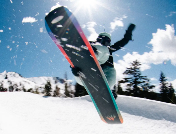 Jones Mountain TwinSnowboardspecialist van Sideways aan het woord