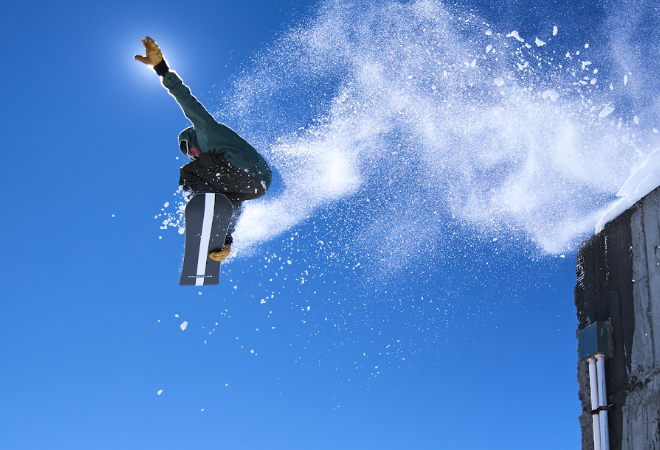 Whitespace AMF TWIN AlpenglowSnowboardspecialist van Sideways aan het woord