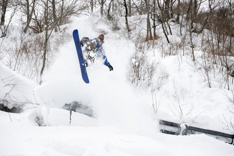 Gnu Banked CountrySnowboardspecialist van Sideways aan het woord