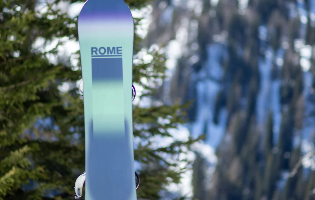 Rome Women's RavineSnowboardspecialist van Sideways aan het woord