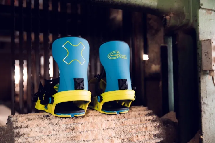 Bent Metal Axtion Blue GreenSnowboardspecialist van Sideways aan het woord