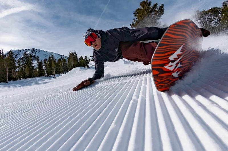 Jones Freecarver 9000SSnowboardspecialist van Sideways aan het woord