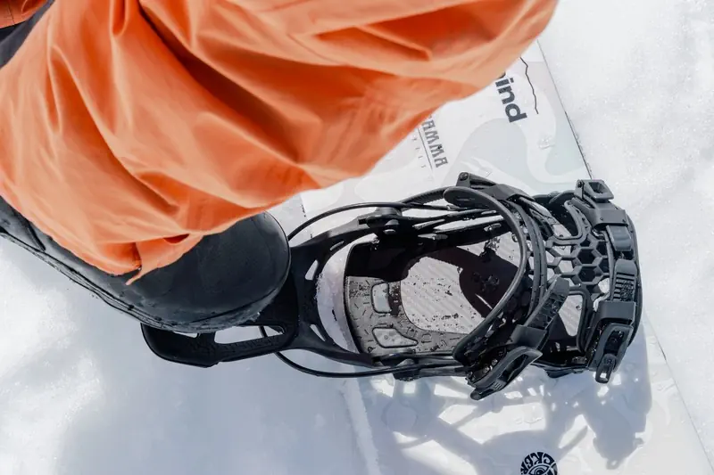 Flow NX2 Carbon Hybrid GraphiteSnowboardspecialist van Sideways aan het woord