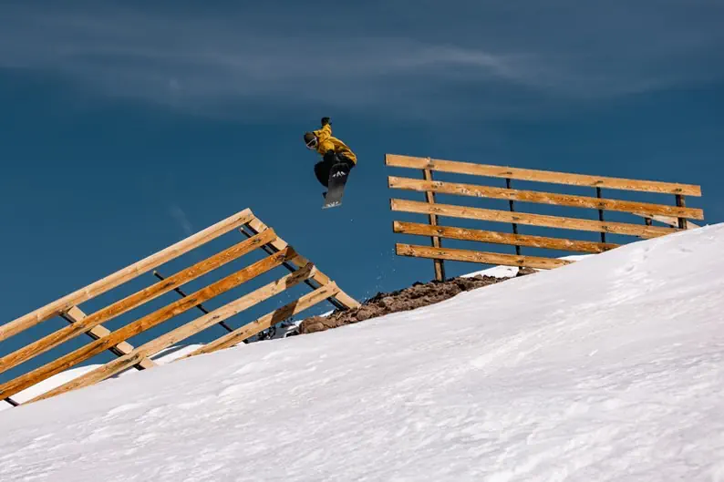 Jones Women's Tweaker 2.0Snowboardspecialist van Sideways aan het woord