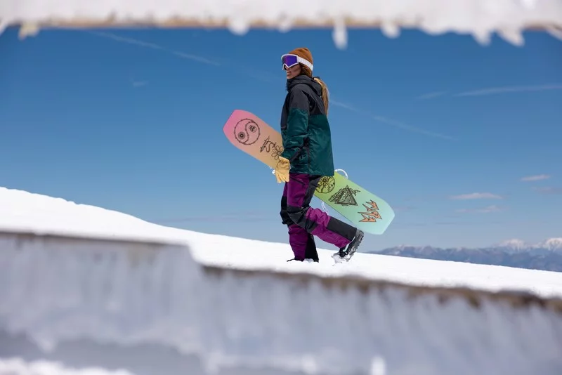 Jones Women's TweakerSnowboardspecialist van Sideways aan het woord