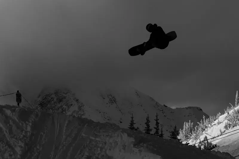 Jones Flagship ProSnowboardspecialist van Sideways aan het woord