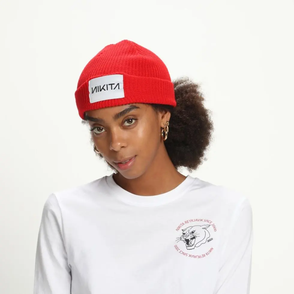 Nikita Jewel Beanie red