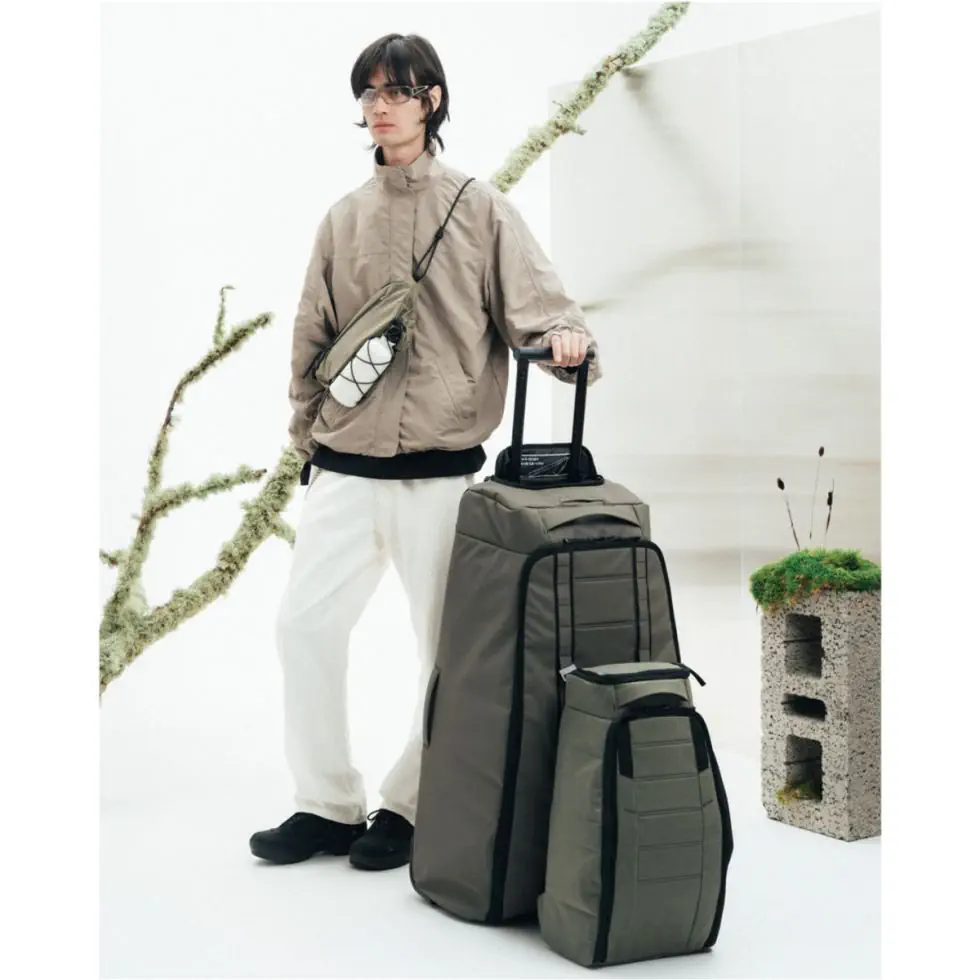 DB Hugger Roller Bag Check-in 90L Forest Green