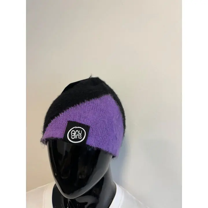Gnu Girl Bum Beanie black - purple