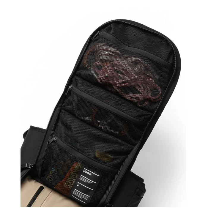 DB\u0020Snow\u0020Pro\u0020Backpack\u002032L\u0020Black\u0020Out