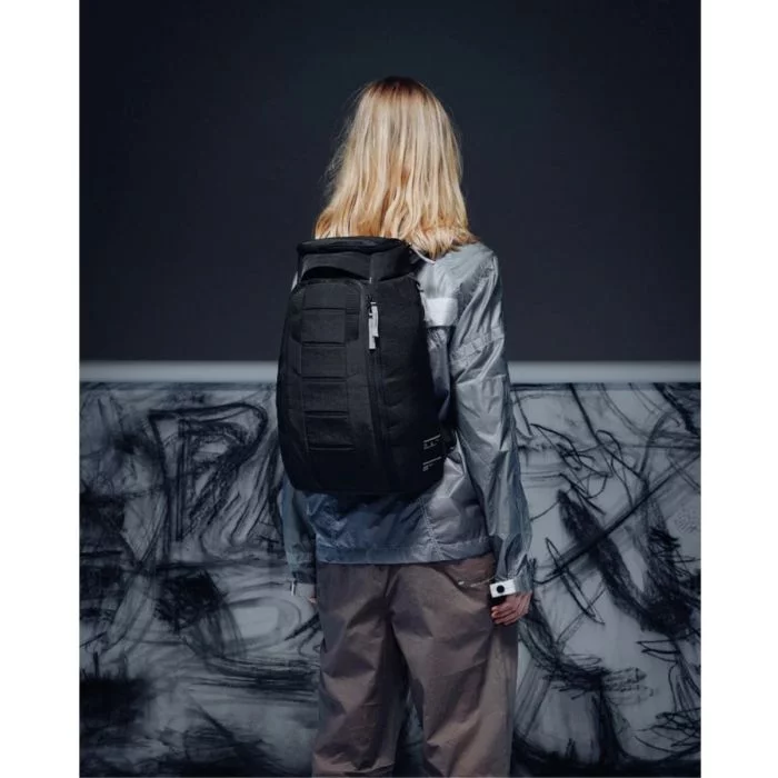 DB\u0020Hugger\u0020Backpack\u002020L\u0020Charcoal\u0020Grey